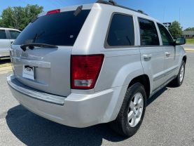 2010 Jeep Grand Cherokee - Image 17