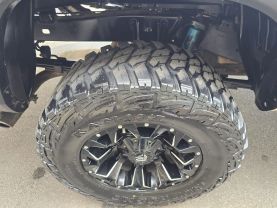 2017 Toyota Tacoma Double Cabtrd Off-road Pickup 4d 5 Ft - Image 31