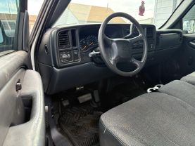 2001 CHEVROLET SILVERADO 1500 REGULAR CAB PICKUP V6, 4.3 LITER SHORT BED