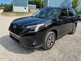 2023 SUBARU FORESTER SUV 4-CYL, 2.5 LITER PREMIUM SPORT UTILITY 4D at T&T Repairables - used car dealership in Spencer, Indiana.