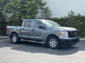 2017 NISSAN TITAN CREW CAB PICKUP V8, 5.6 LITER S PICKUP 4D 5 1/2 FT