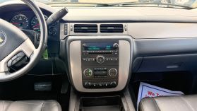 2013 Chevrolet Avalanche - Image 11