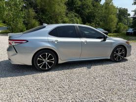 2020 TOYOTA CAMRY SEDAN 4-CYL, 2.5 LITER SE SEDAN 4D at T&T Repairables - used car dealership in Spencer, Indiana.