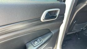 2020 Jeep Grand Cherokee - Image 15