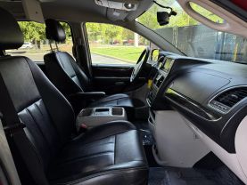 2015 CHRYSLER TOWN & COUNTRY VAN DEEP CHERRY RED CRYSTAL PEARLCOAT AUTOMATIC - Capital City Auto