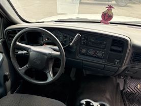 2001 CHEVROLET SILVERADO 1500 REGULAR CAB PICKUP V6, 4.3 LITER SHORT BED