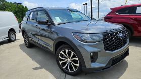 2025 Ford Explorer - Image 3