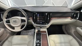 2021 VOLVO S60