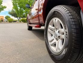 2004 TOYOTA TUNDRA DOUBLE CAB PICKUP V8, 4.7 LITER LIMITED PICKUP 4D 6 1/2 FT