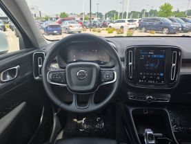 2024 VOLVO XC40 SUV 4-CYL, TURBO, 2.0 LITER B5 PLUS BRIGHT THEME SPORT UTILITY 4D