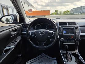 2016 Toyota Camry Hybrid - Image 19