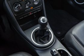 2012 Volkswagen Beetle - Image 21