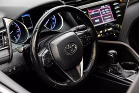 2020 Toyota Camry - Image 17