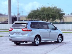 2019 TOYOTA SIENNA