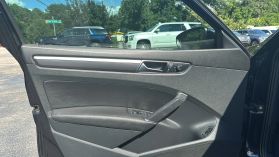 2018 Volkswagen Passat - Image 11