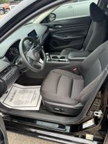 2020 Nissan Altima - Image 9