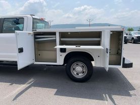 2020 FORD F250 SUPER DUTY CREW CAB 8FT KNAPHEIDE SERVICE BED TRUCK SERVICE/UTILITY TRUCKS V8, FLEX FUEL, 6.2 LITER XL PICKUP 4D 8 FT - Eddies Auto Sales