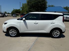 2024 KIA SOUL WAGON 4-CYL, 2.0 LITER LX WAGON 4D