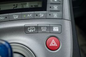 2012 TOYOTA PRIUS PLUG-IN HYBRID HATCHBACK 4-CYL, HYBRID, 1.8 LITER HATCHBACK 4D