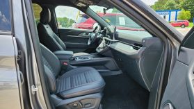 2025 Ford Explorer - Image 8