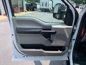 2020 FORD F250 SUPER DUTY CREW CAB 8FT KNAPHEIDE SERVICE BED TRUCK SERVICE/UTILITY TRUCKS V8, FLEX FUEL, 6.2 LITER XL PICKUP 4D 8 FT - Eddies Auto Sales