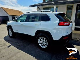 2017 JEEP CHEROKEE SUV V6, 3.2 LITER LATITUDE SPORT UTILITY 4D