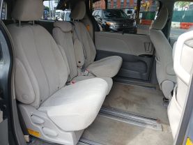 2014 TOYOTA SIENNA