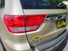 2011 JEEP GRAND CHEROKEE SUV V6, FLEX FUEL, 3.6 LITER LAREDO SPORT UTILITY 4D