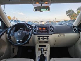 2017 Volkswagen Tiguan - Image 18