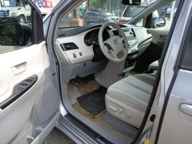 2014 TOYOTA SIENNA