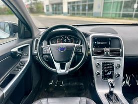 2017 VOLVO XC60 SUV 4-CYL, DRV-E, TURBO, 2.0L T6 DYNAMIC SPORT UTILITY 4D