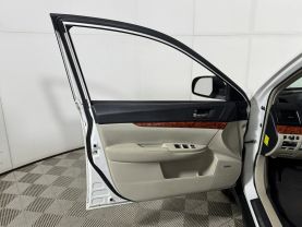 2011 SUBARU OUTBACK WAGON 4-CYL, PZEV, 2.5 LITER 2.5I LIMITED WAGON 4D