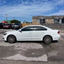 2017 VOLKSWAGEN PASSAT
