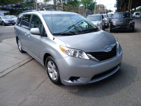 2014 TOYOTA SIENNA