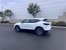 2025 Chevrolet Blazer - Image 5