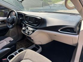 2017 CHRYSLER PACIFICA VAN V6, 3.6 LITER LX MINIVAN 4D at T&T Repairables - used car dealership in Spencer, Indiana.