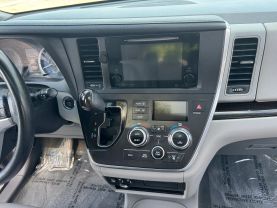 2016 TOYOTA SIENNA VAN V6, 3.5 LITER XLE MINIVAN 4D