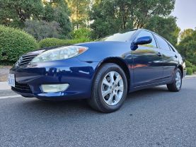 2005 TOYOTA CAMRY XLE SEDAN 4D