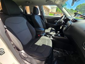 2017 Kia Soul+ Wagon 4d - Image 12