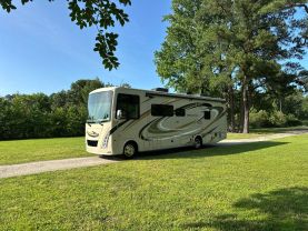 Used 2019 THOR MOTOR COACH WINDSPORT - - 29M - LA Auto Star located in Virginia Beach, VA