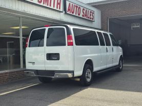 2014 Chevrolet Express 3500 Passengerlt Extended Van 3d - Image 7