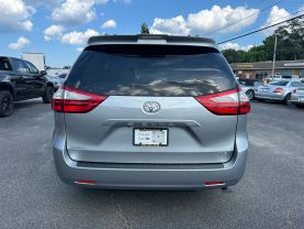 Used 2018 TOYOTA SIENNA VAN V6, 3.5 LITER XLE MINIVAN 4D - LA Auto Star located in Virginia Beach, VA