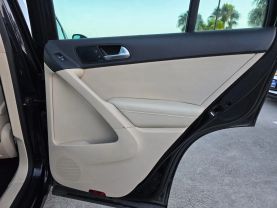 2017 Volkswagen Tiguan - Image 13