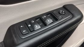 2020 CHRYSLER VOYAGER