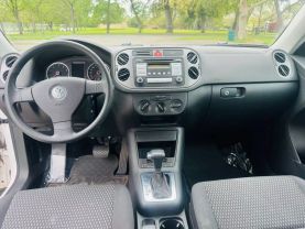 2010 VOLKSWAGEN TIGUAN SUV 4-CYL, TURBO, 2.0 LITER SE SPORT UTILITY 4D
