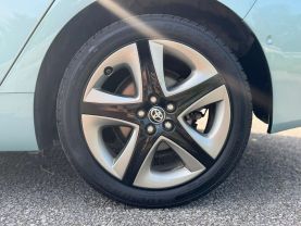 2019 TOYOTA PRIUS HATCHBACK 4-CYL, HYBRID, 1.8 LITER LIMITED HATCHBACK 4D