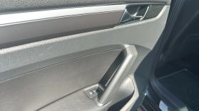 2018 Volkswagen Passat - Image 17