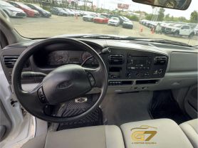 2006 Ford F450 Super Duty Regular Cab & Chassis - Image 10