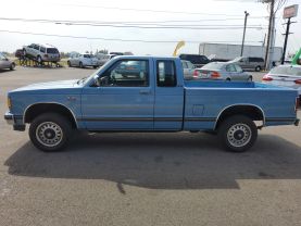 1984 CHEVROLET S10 PICKUP - BASE EXT CAB 4WD