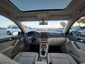 2017 Volkswagen Tiguan - Image 19